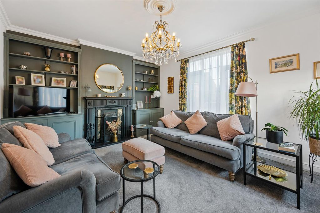 Property photo 2 of 12 6Highstweb18.Jpg