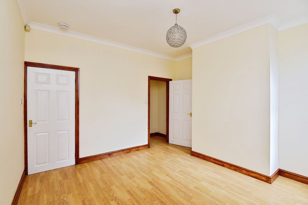 Property photo 3 of 18 Pbox-Img.Jpg
