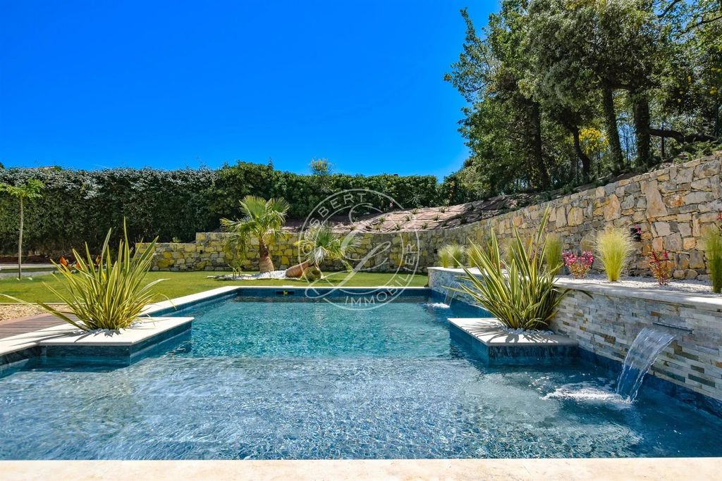 Property photo 1 of 34 For Sale Flayosc - Villa Of 225 M2 With Pool Walking Distance To The Village