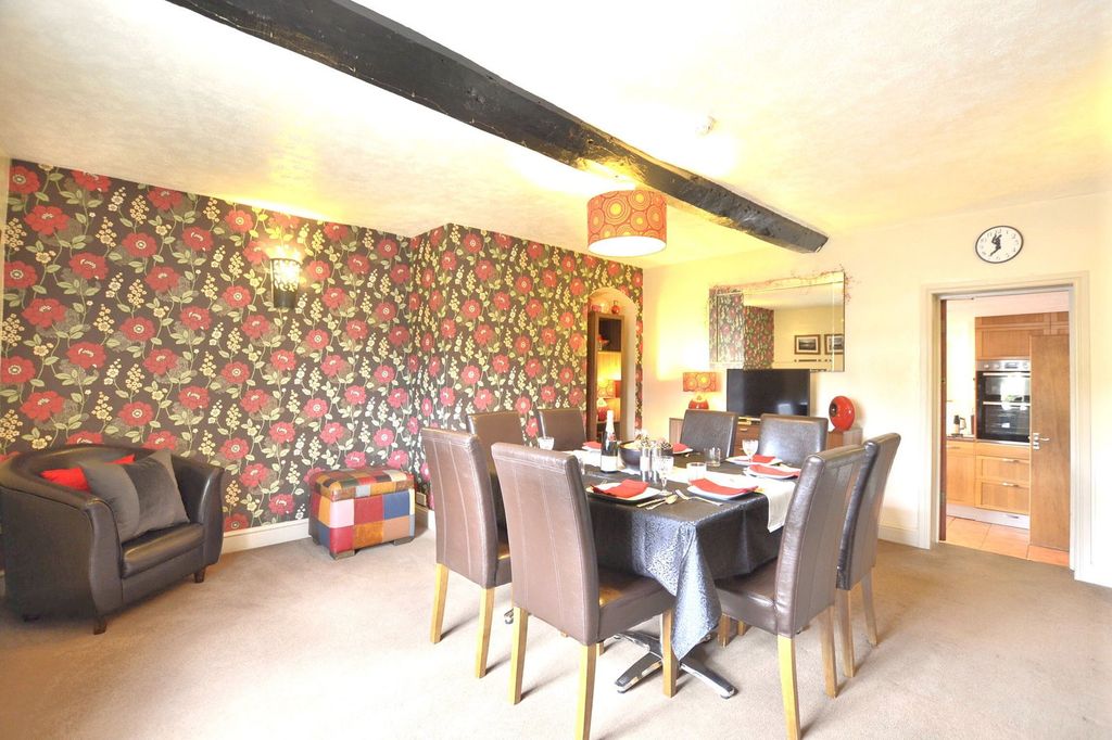 Property photo 2 of 27