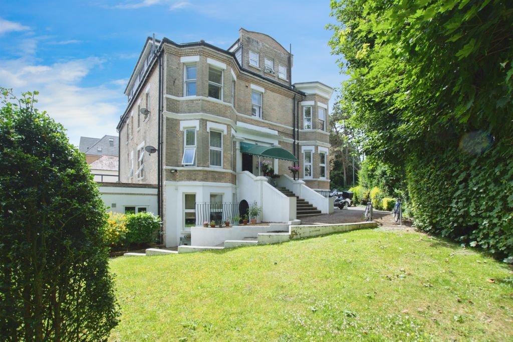Property photo 2 of 17