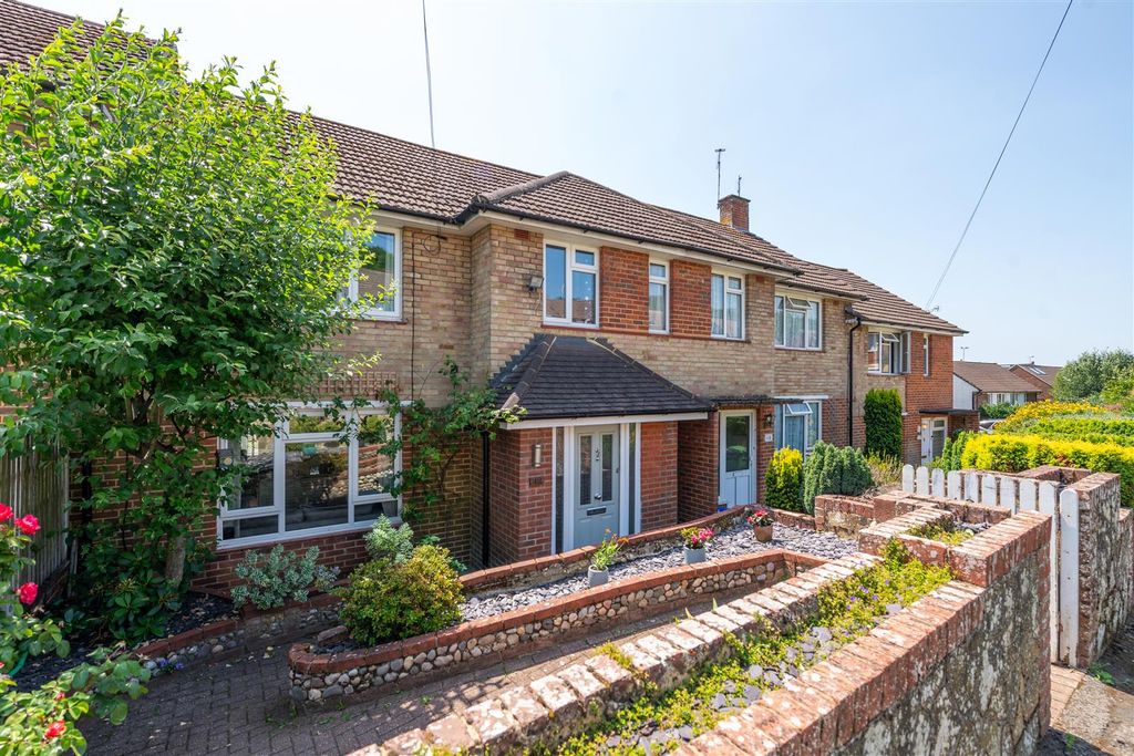 Property photo 3 of 17 42 Blackthorn Road Externals-11.Jpg