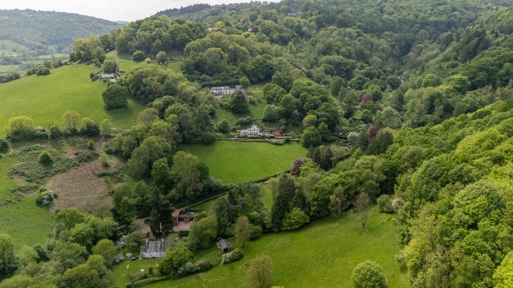 Property photo 1 of 32