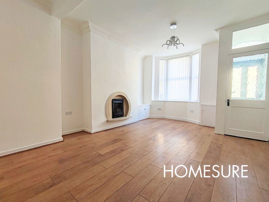 Property photo 1 of 11 Living Room