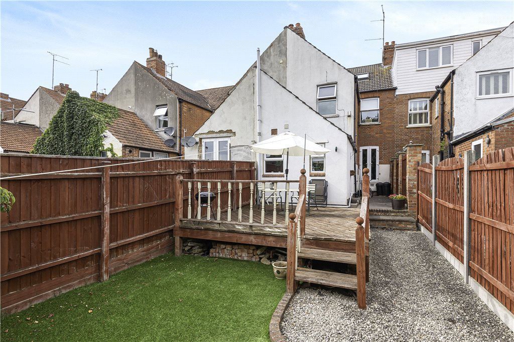 Property photo 2 of 8