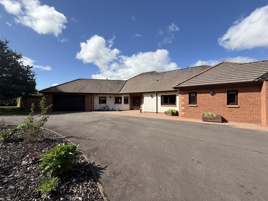 Property photo 2 of 36