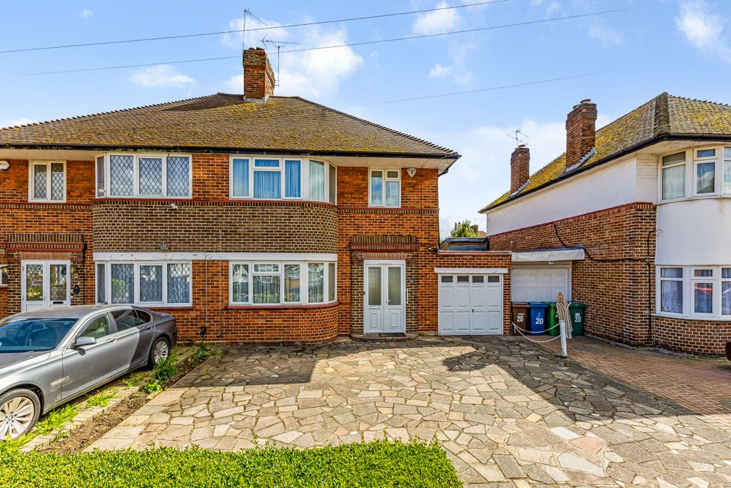 Property photo 3 of 24