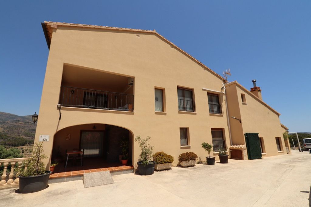 Property photo 1 of 50
