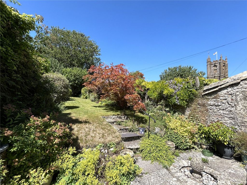 Property photo 3 of 29 Picture No. 35