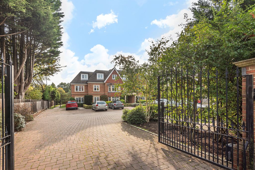 Property photo 1 of 11