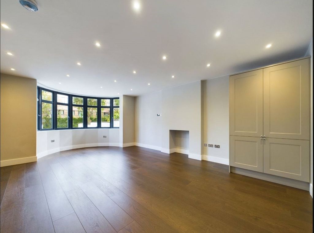 Property photo 1 of 9 Main-Image-292