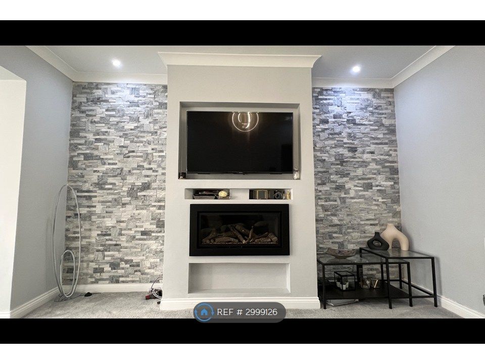 Property photo 1 of 32