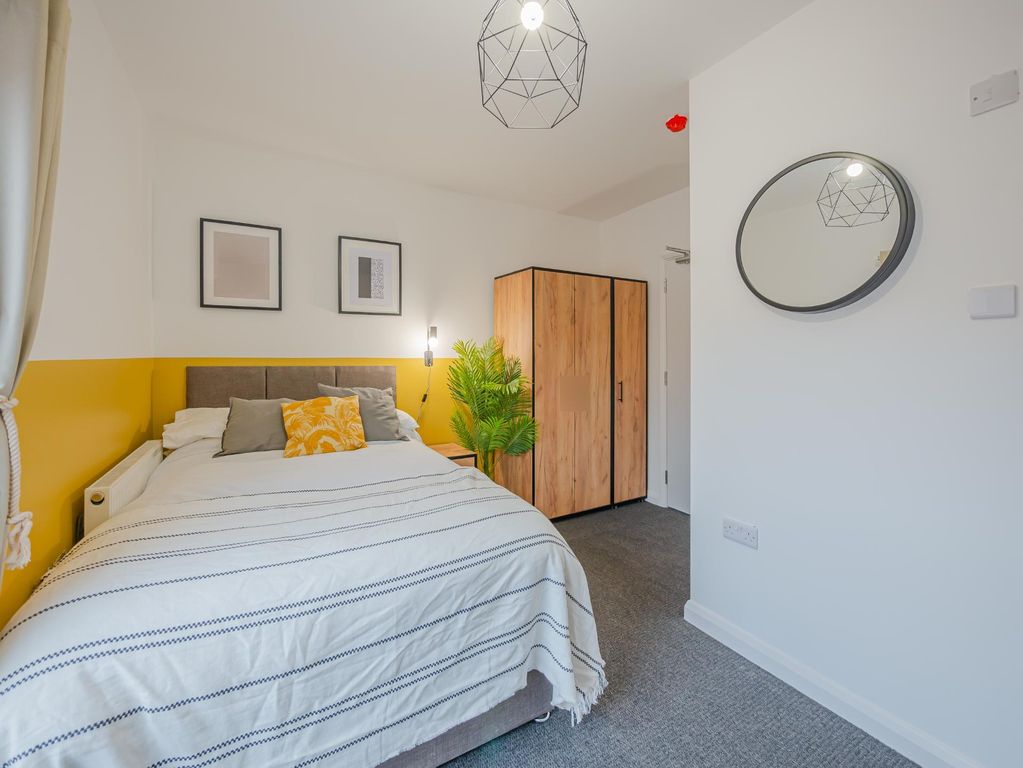 Property photo 3 of 8 Photo 2