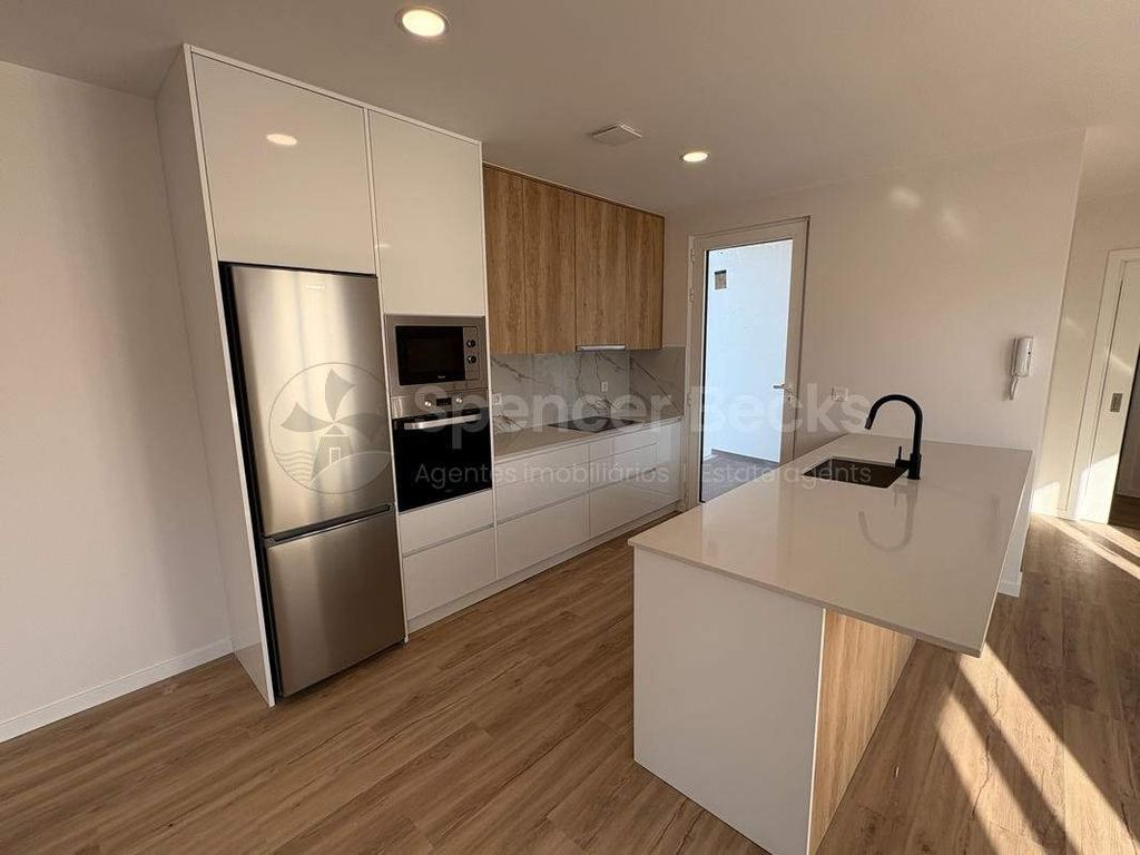 Property photo 2 of 28