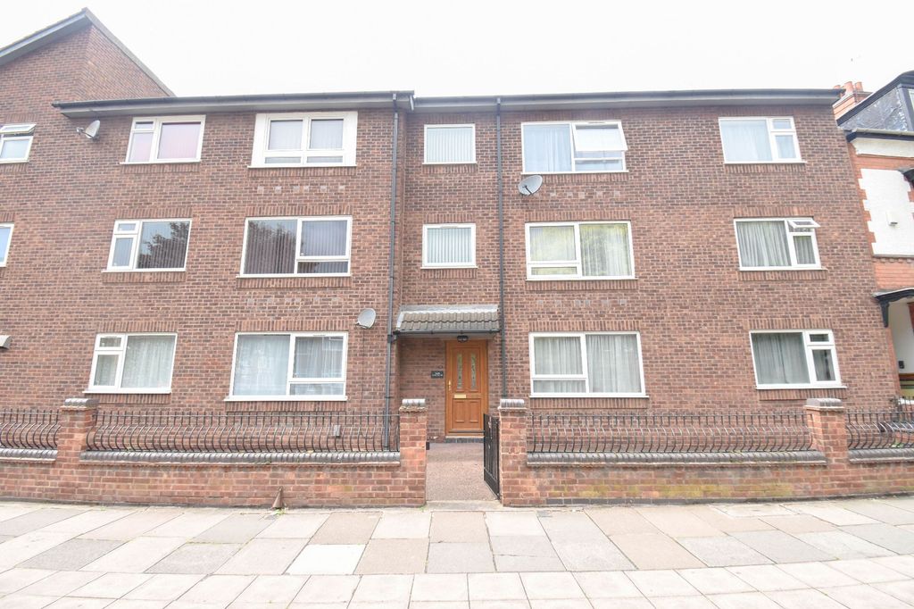 Property photo 1 of 8