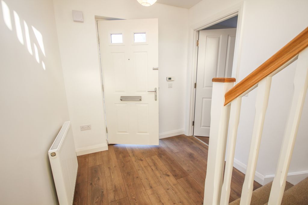 Property photo 3 of 42 11 Breistonhill View - Redone Small-45