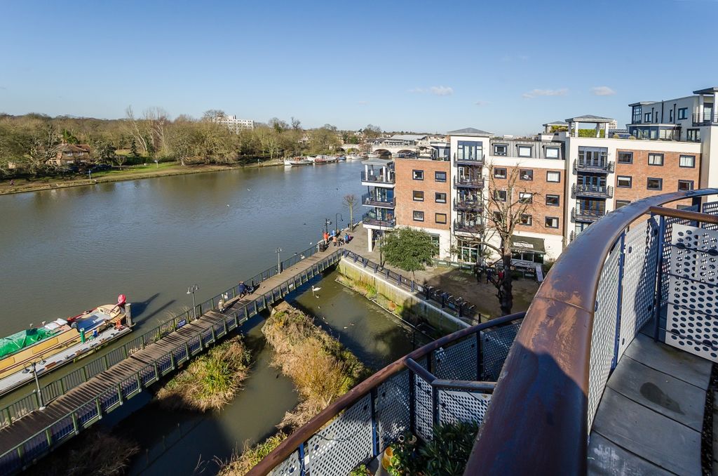 Property photo 2 of 9 River Views