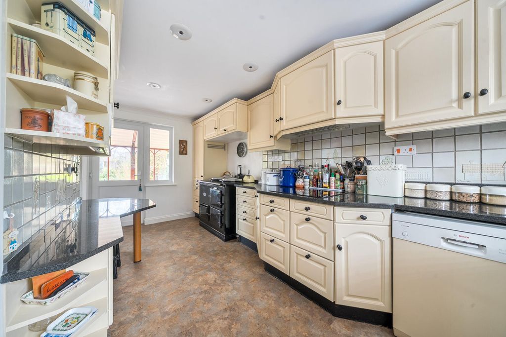 Property photo 2 of 20 Kitchen