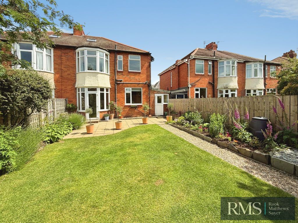 Property photo 3 of 11 Photo 9