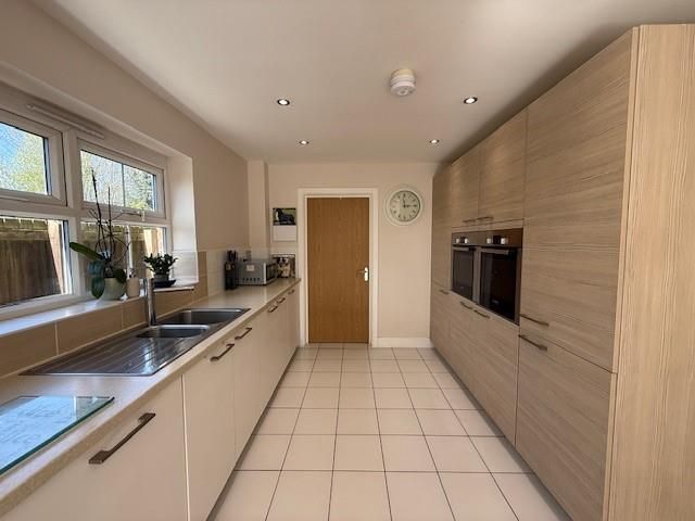 Property photo 3 of 27 Kit1.Jpg