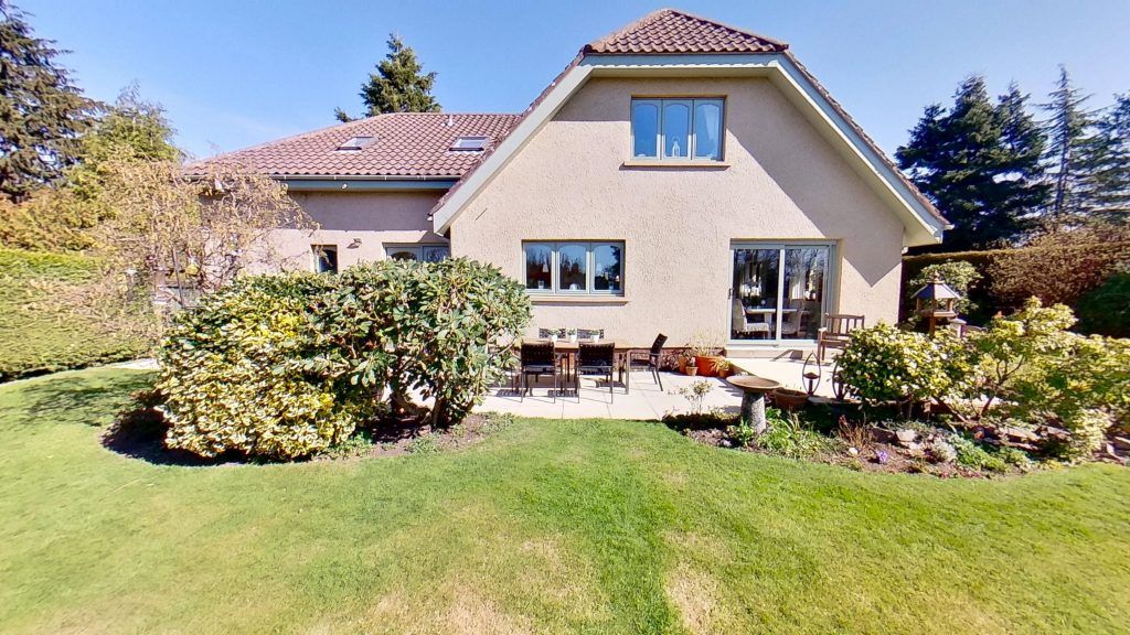 Property photo 2 of 26