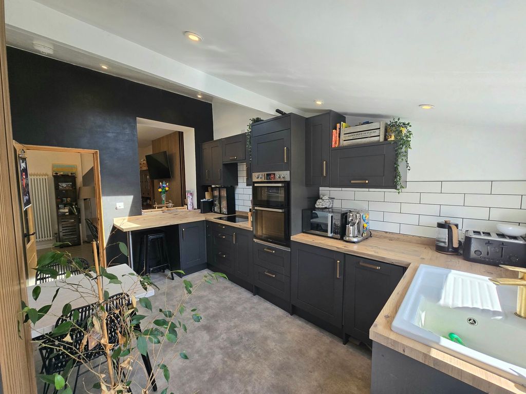 Property photo 2 of 19 Kitchen/Diner