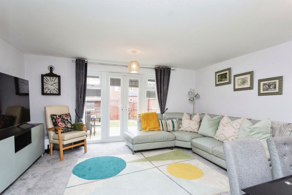 Property photo 3 of 15