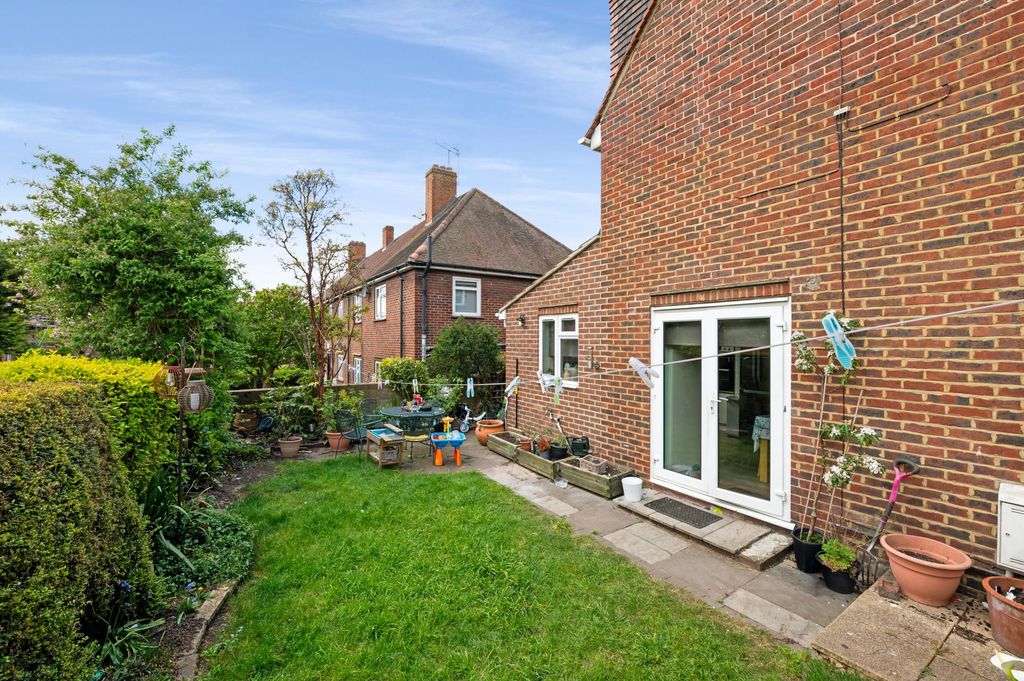 Property photo 2 of 11