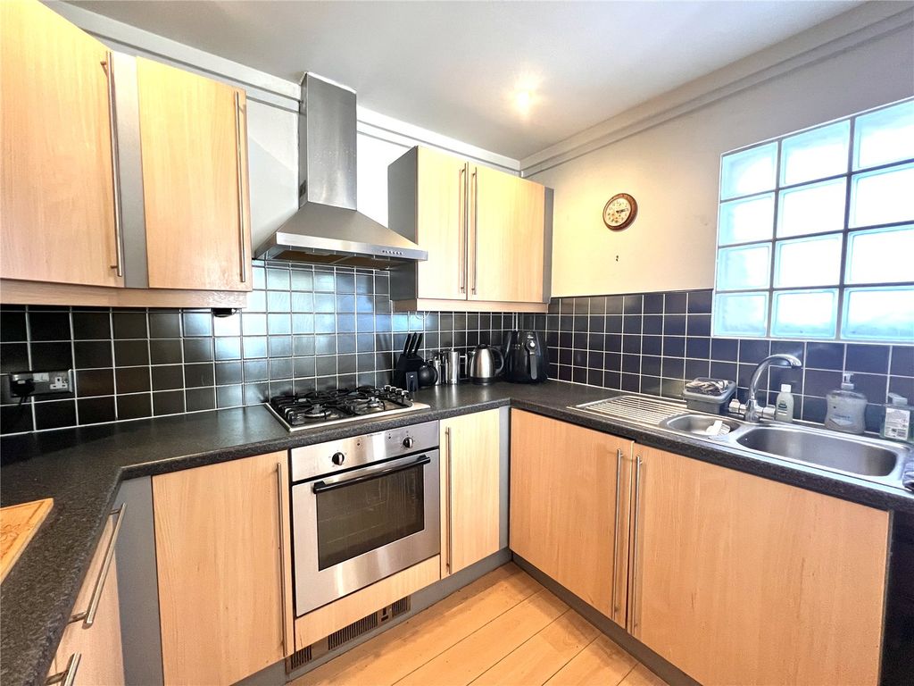 Property photo 2 of 11 Picture No. 08