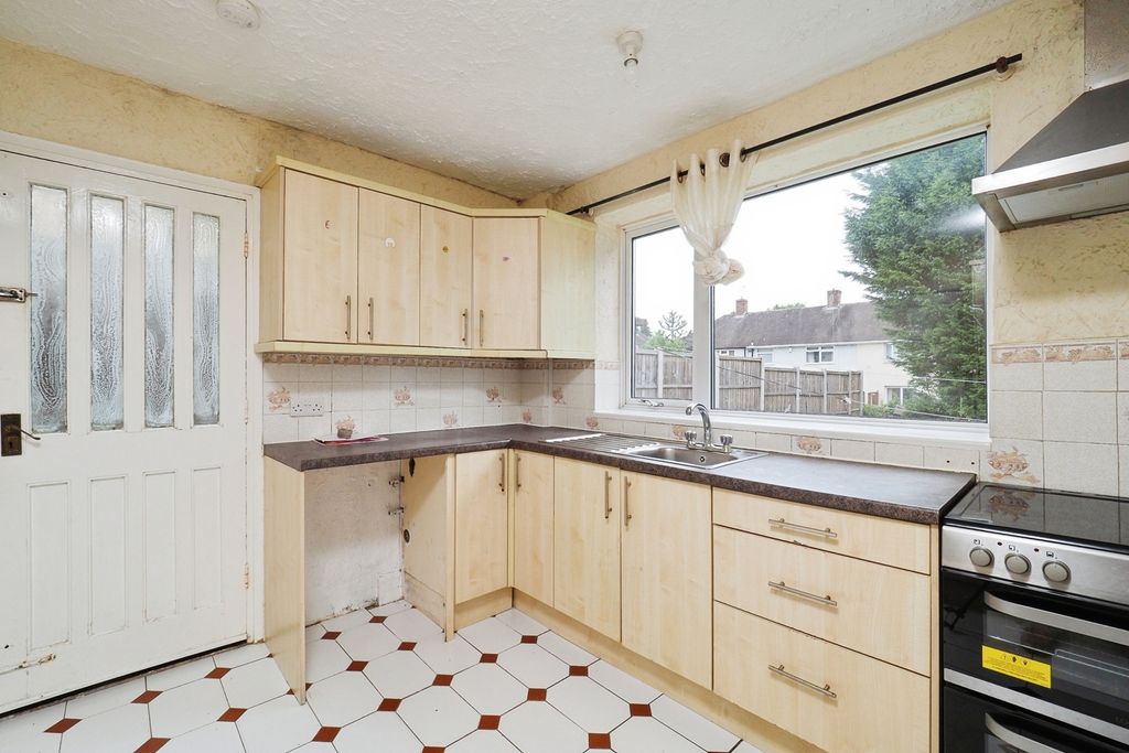 Property photo 2 of 16 Fitted Kitchen