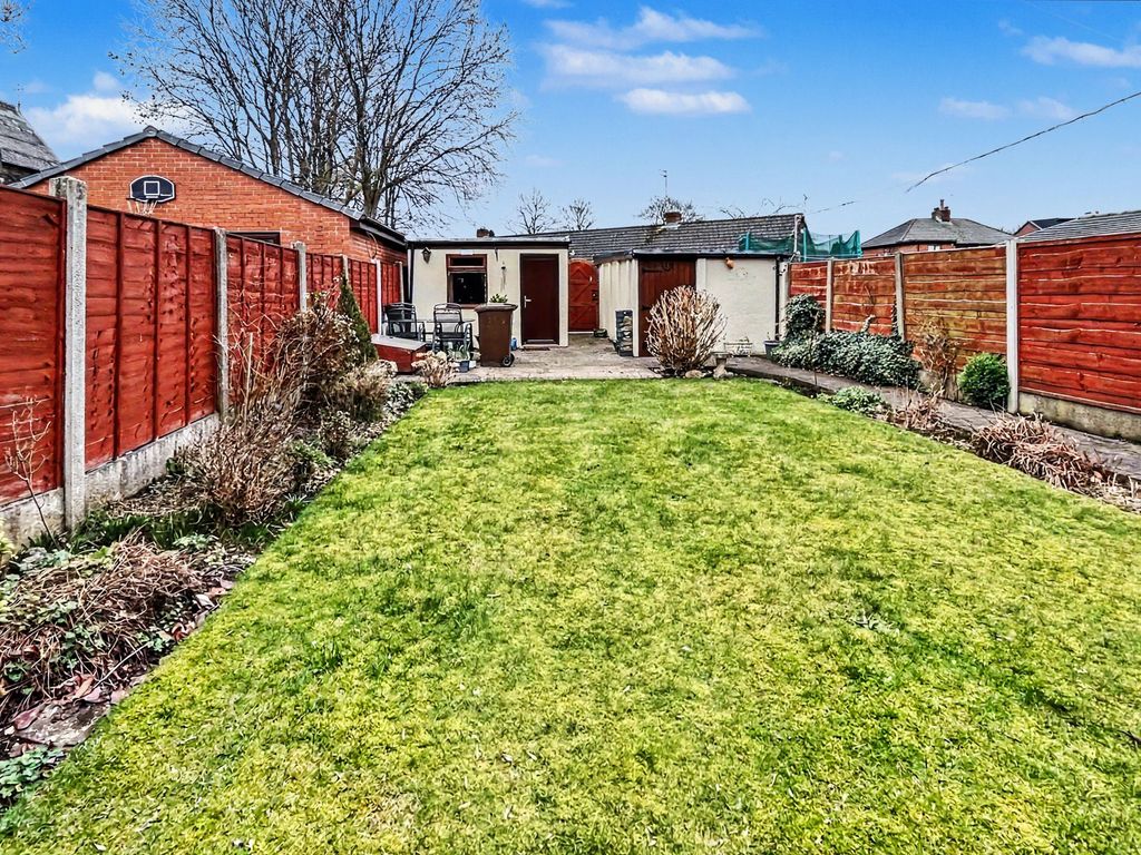 Property photo 2 of 33
