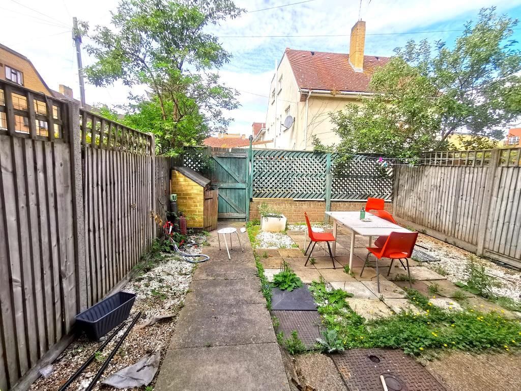 Property photo 3 of 10 Photo 3