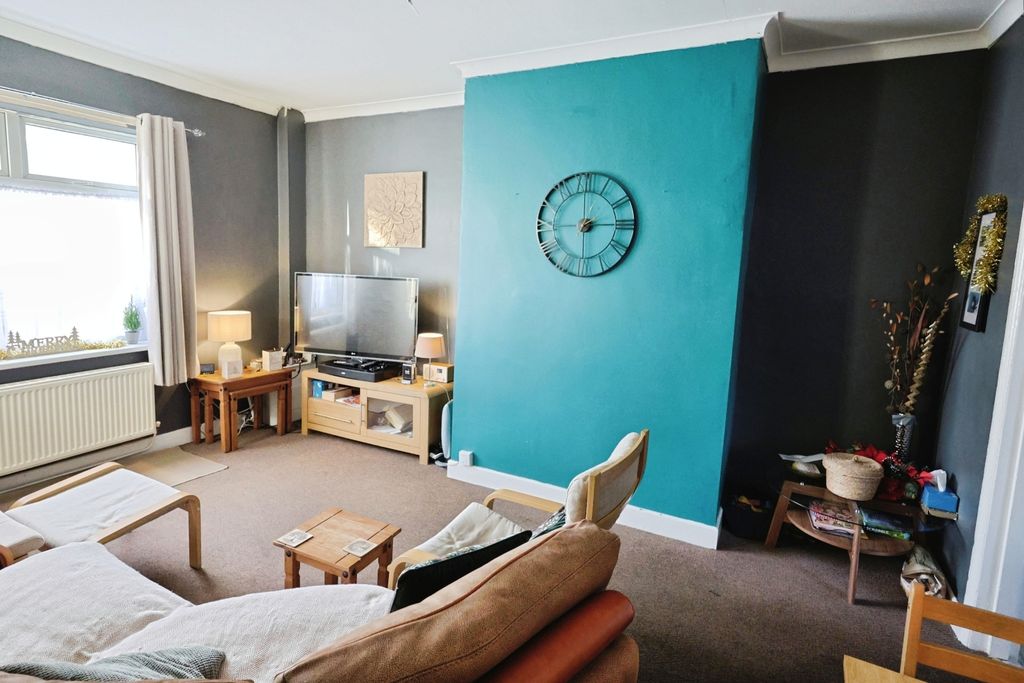 Property photo 2 of 8 Pbox-Img.Jpg