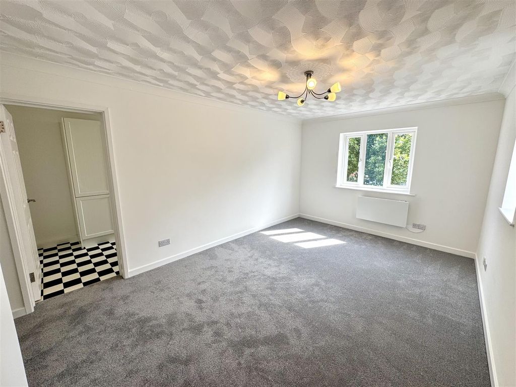Property photo 3 of 13 Living/Dining Room