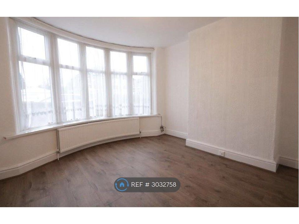 Property photo 2 of 14 Ground Floor Bedroom