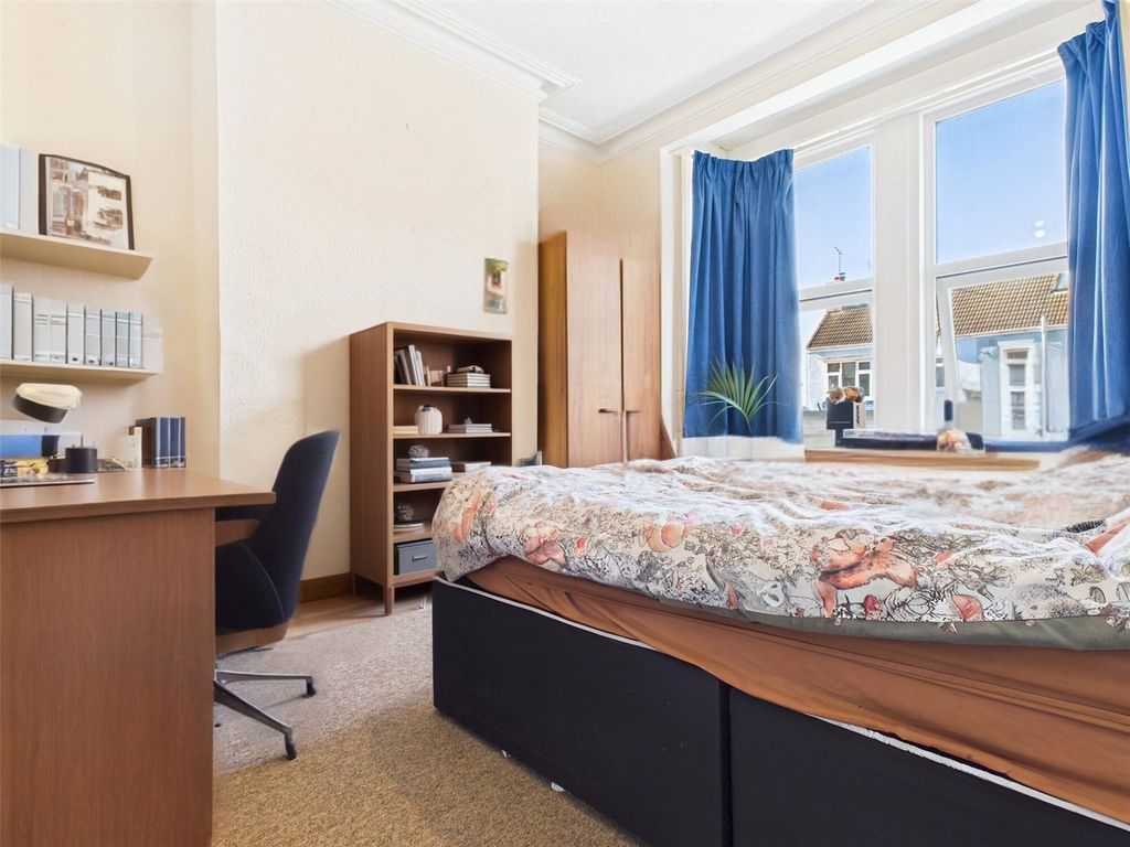 Property photo 1 of 10 Bedroom