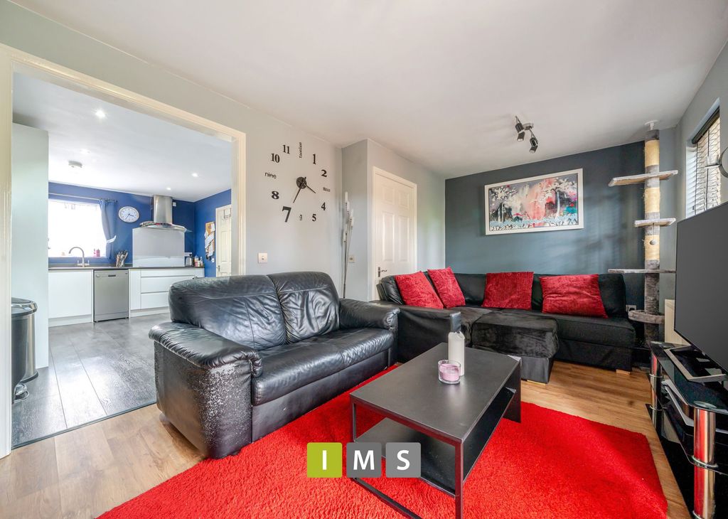 Property photo 2 of 18