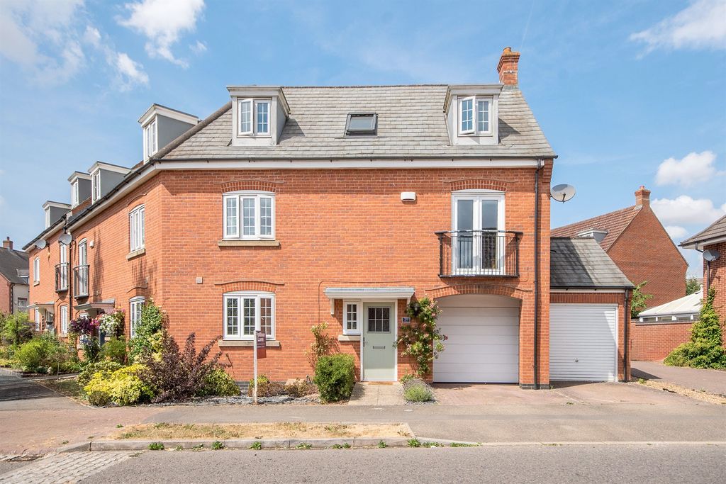 Property photo 1 of 12