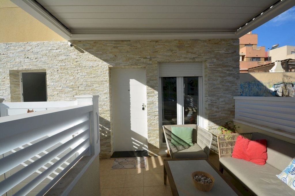 Property photo 2 of 37