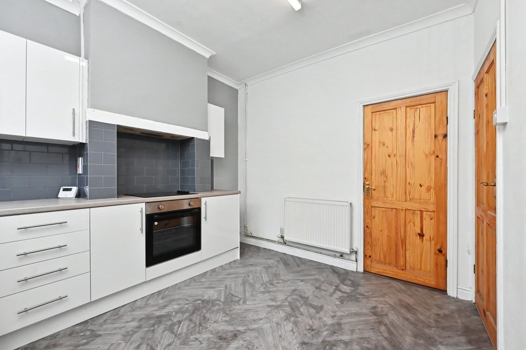 Property photo 2 of 18 Kitchen