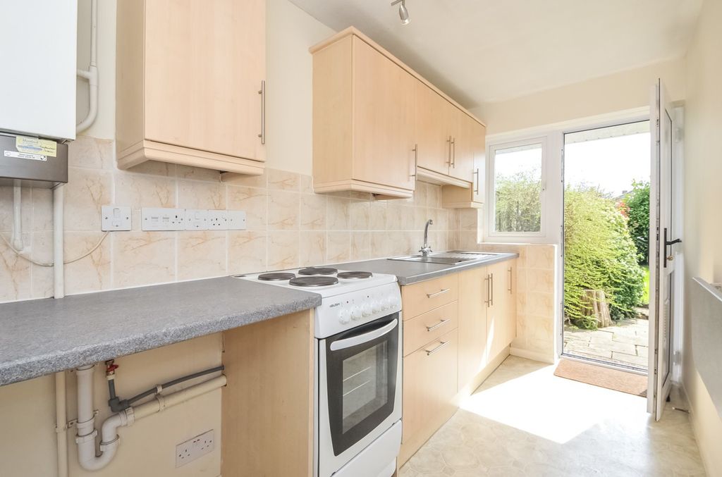 Property photo 3 of 6 Kitchen Bungalow In Pagham