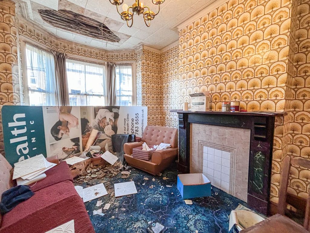 Property photo 2 of 8