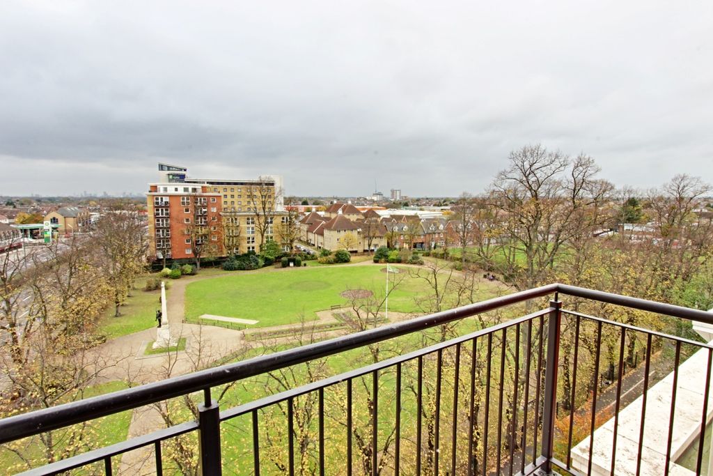 Property photo 3 of 8