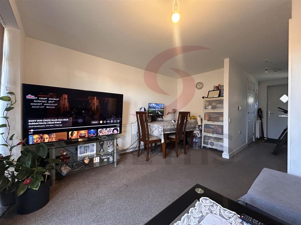 Property photo 2 of 12 Lounge