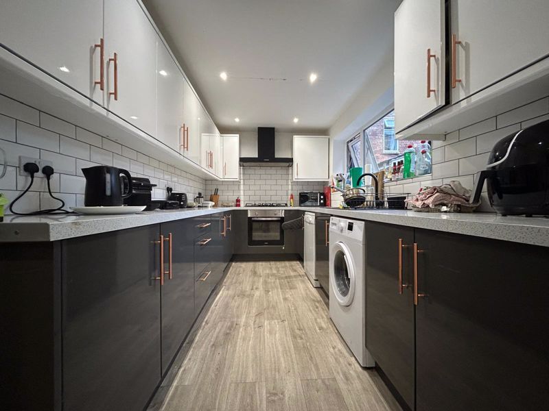 Property photo 2 of 16 Photo 5