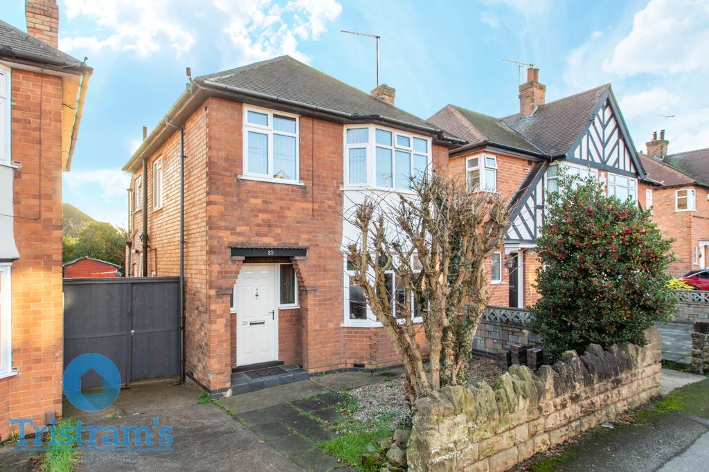 Property photo 1 of 17