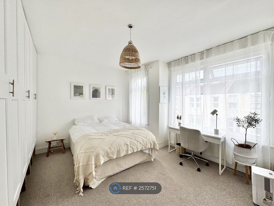 Property photo 1 of 32 Master Bedroom