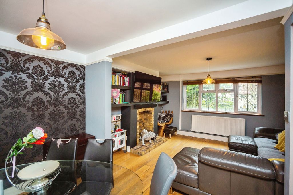 Property photo 1 of 20 243A1153