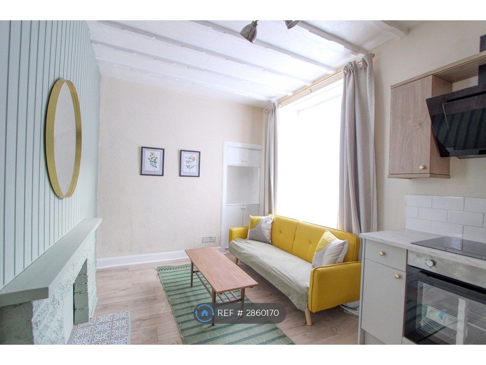 Property photo 1 of 6 Lounge