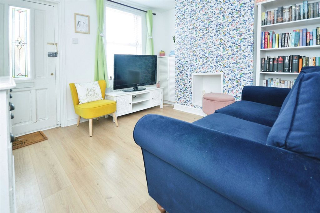 Property photo 1 of 8 Picture No. 05